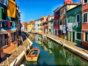 Kanal in Burano in Venedig